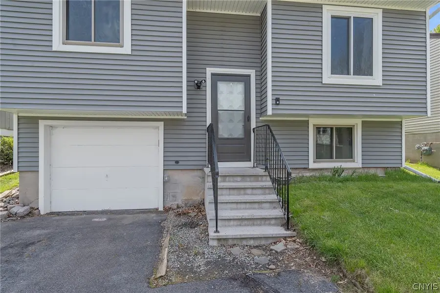 4187 Burningtree Road, Liverpool, NY 13090 - #2