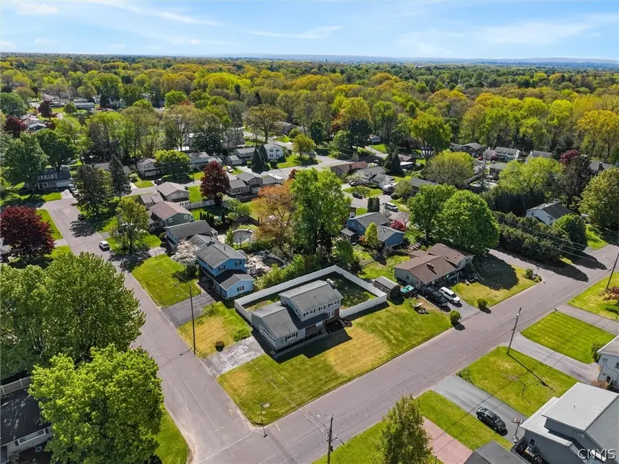 7586 Daphne Drive, Syracuse, NY 13212 - #2