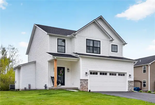128 Giddings Trail, Baldwinsville, NY 13027