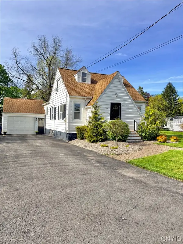 35 Vanduyne Avenue, Auburn, NY 13021