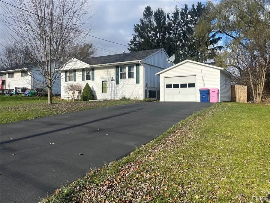 110 Cedarwood Boulevard, Baldwinsville, NY 13027 - #2