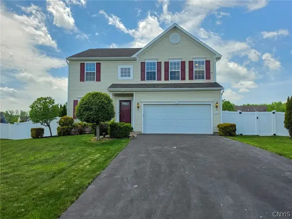 5563 Perth Course, Clay, NY 13041