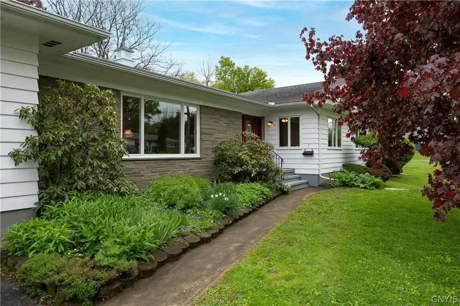 7 Knollwood Road, New Hartford, NY 13413 - #3