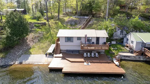 556 West Shore, Hammond, NY 13646