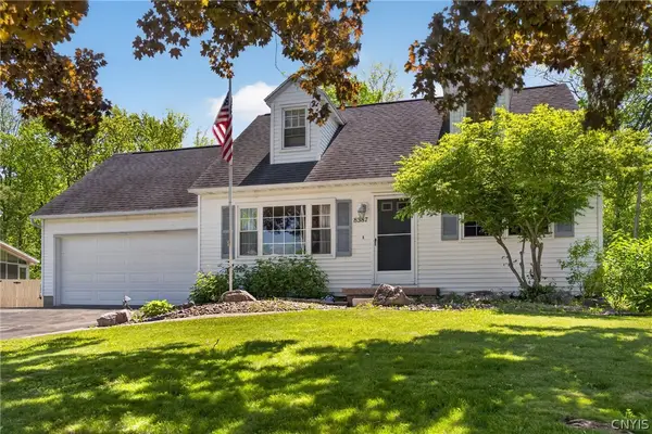 8387 Zenith Drive, Baldwinsville, NY 13027