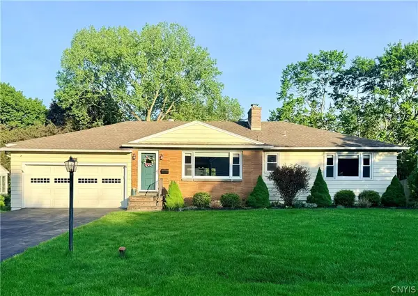 172 Winston Way, DeWitt, NY 13214