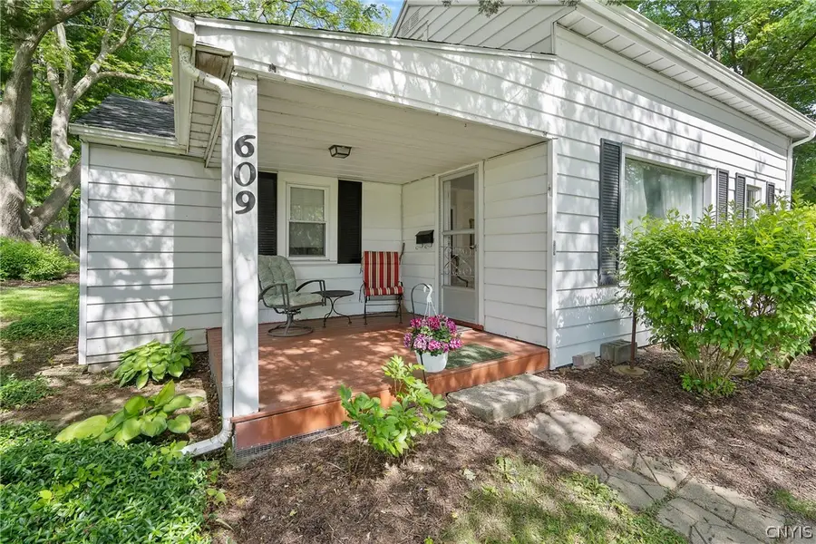 609 S Manlius Street, Fayetteville, NY 13066 - #3
