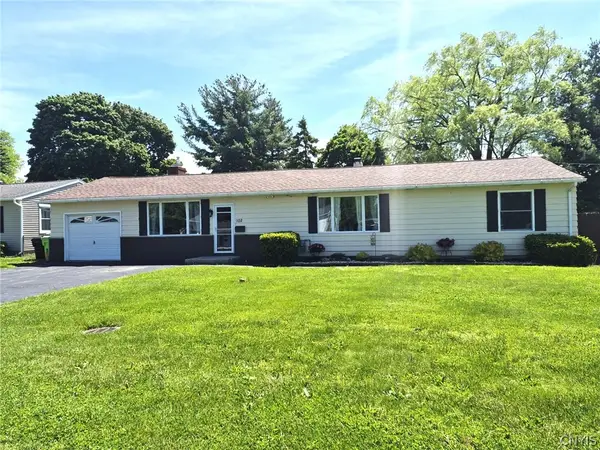 102 Hanover Avenue, Liverpool, NY 13088