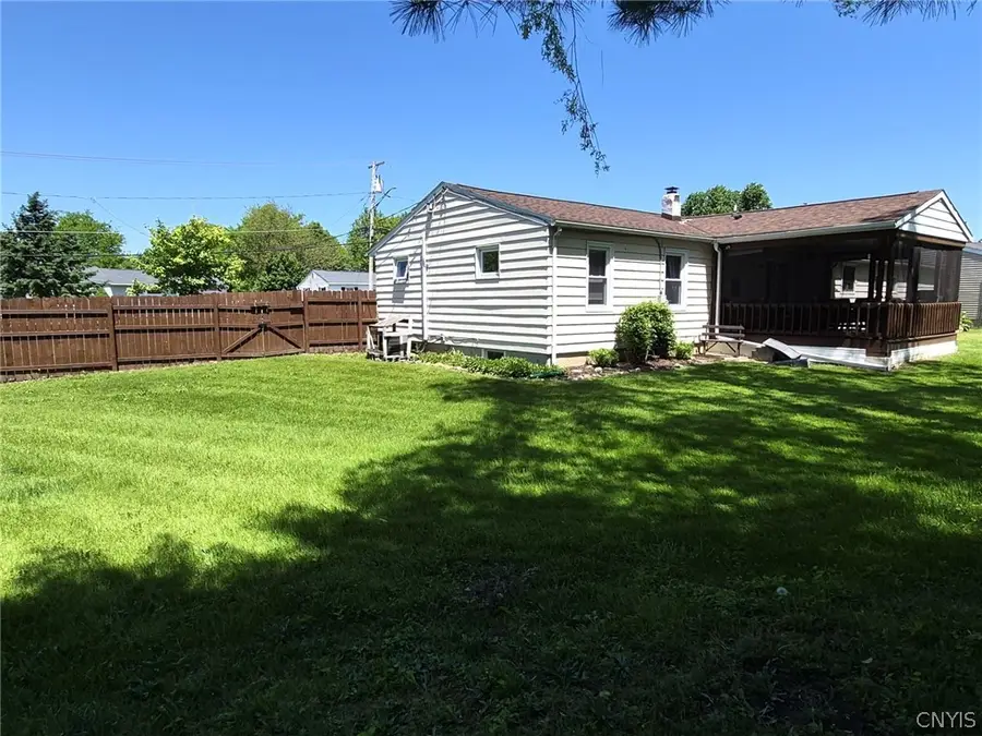 102 Hanover Avenue, Liverpool, NY 13088 - #3