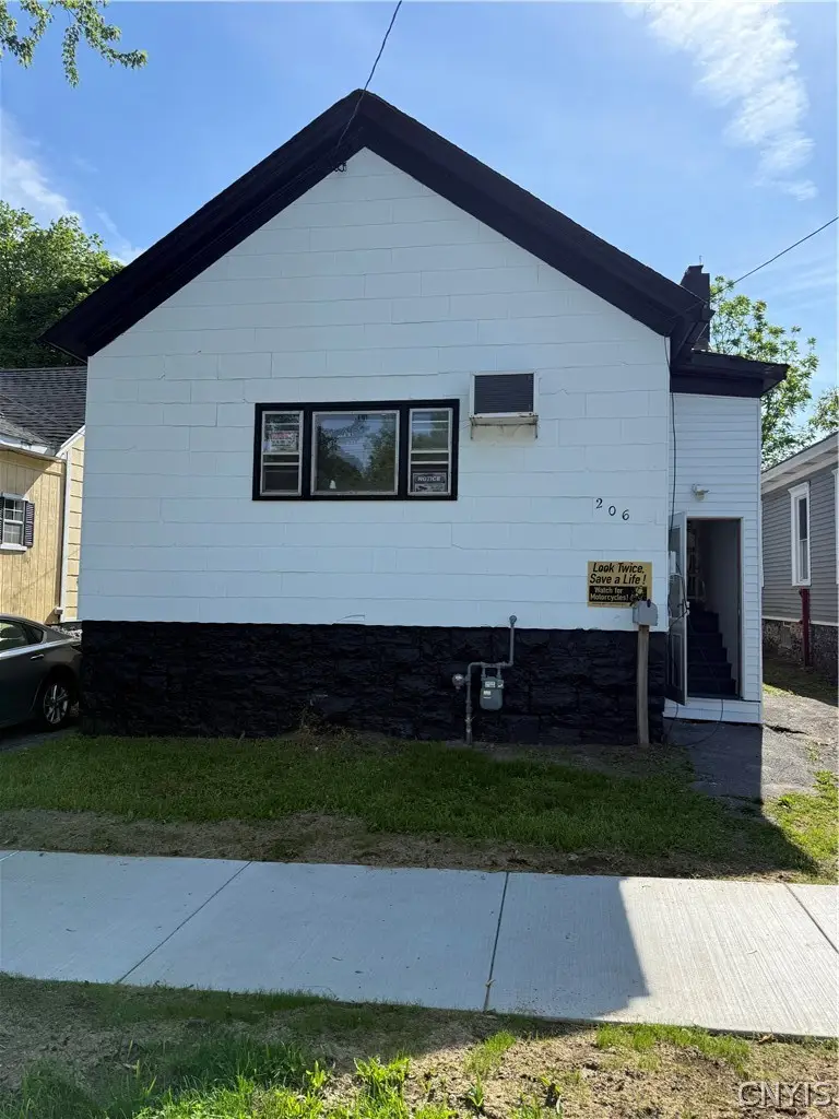 206 Hier Avenue, Syracuse, NY 13203 - #1