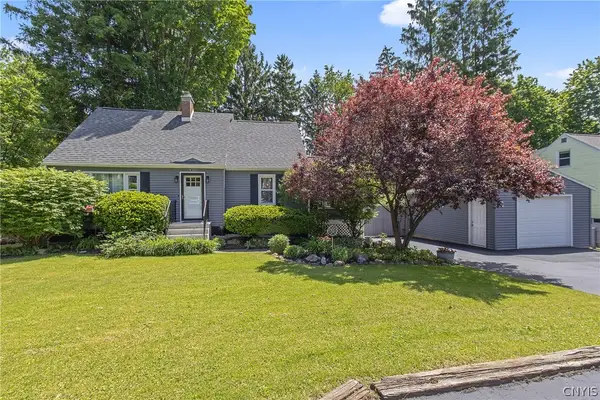 208 Mcclennan Drive, Fayetteville, NY 13066