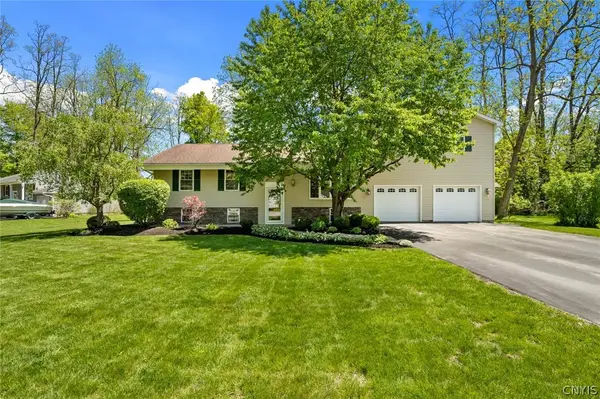 14 University Circle, Clinton, NY 13323