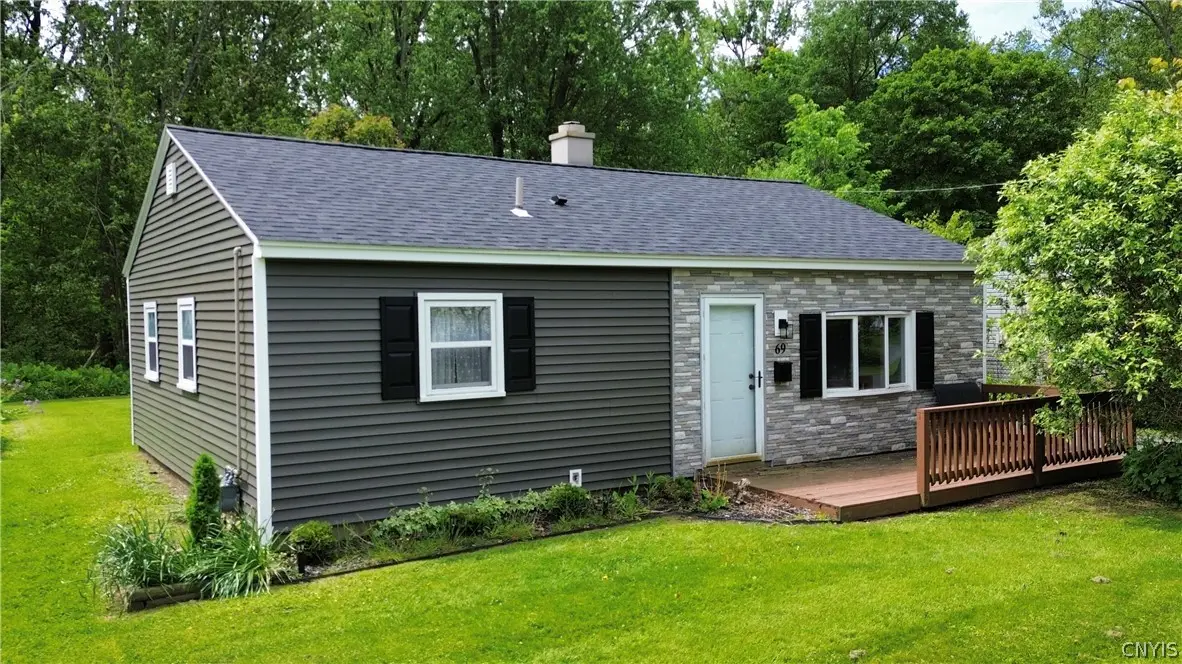 69 Oakdale Avenue S, New Hartford, NY 13413 - #1