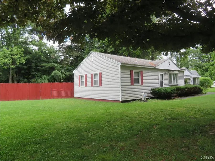 8 Pinecrest Road, New Hartford, NY 13413 - #2