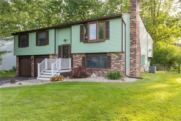 7588 Winterhaven Drive, Liverpool, NY 13088