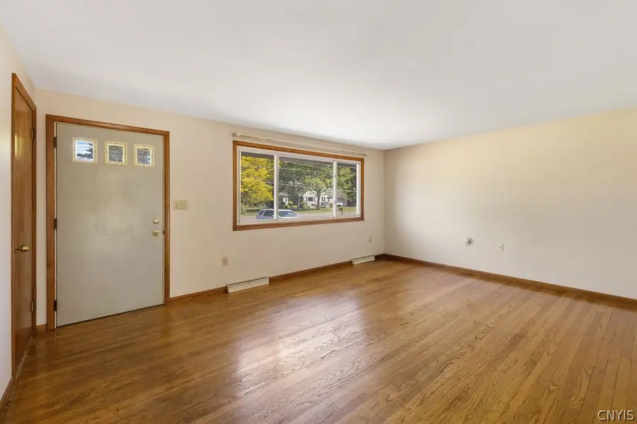 6098 Lakeshore Road, Cicero, NY 13039 - #2