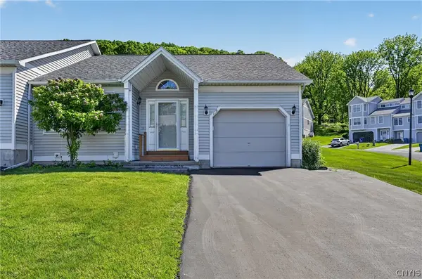 119 Timber Wolf Circle, Syracuse, NY 13209