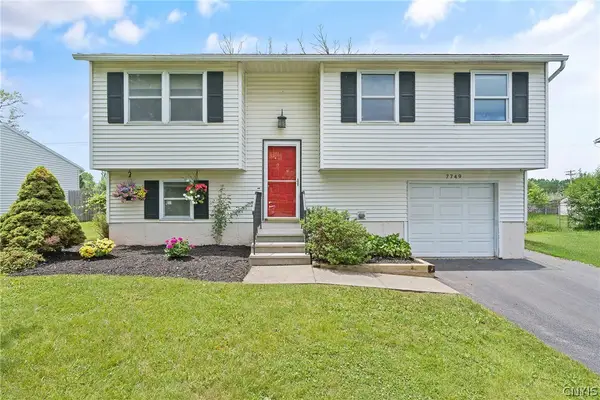 7749 New Hope W, Liverpool, NY 13090