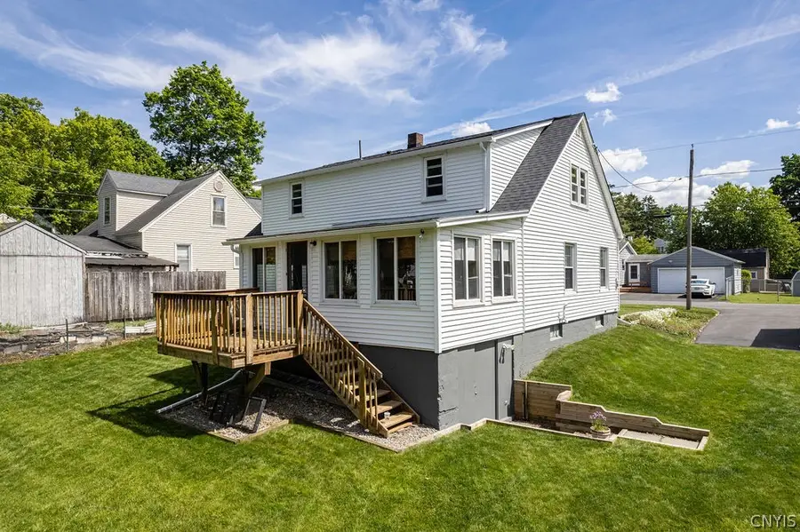 207 E Roswell Avenue, Nedrow, NY 13120 - #3