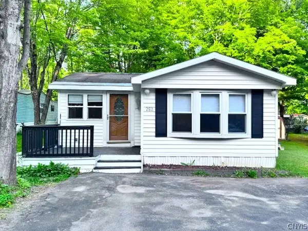 252 Blossom Lane, Utica, NY 13502