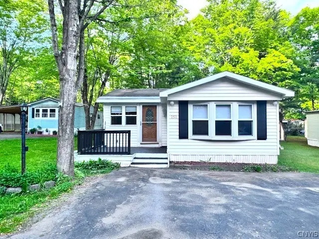 252 Blossom Lane, Utica, NY 13502 - #2