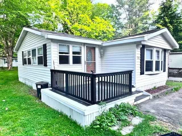 252 Blossom Lane, Utica, NY 13502 - #3