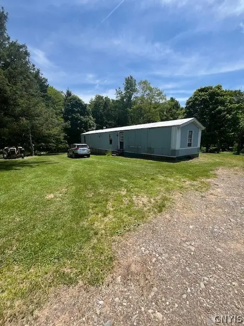 13 Clifford Road, Fulton, NY 13069