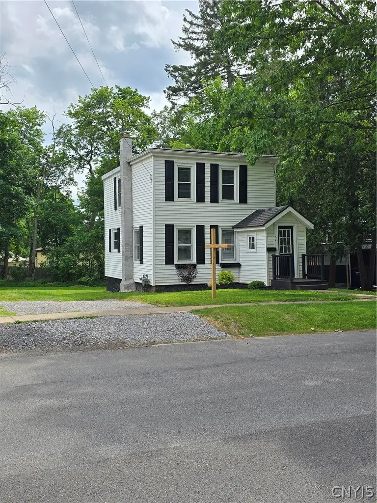 37 W Oneida Street, Baldwinsville, NY 13027 - #1