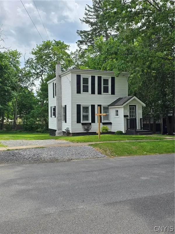 37 W Oneida Street, Baldwinsville, NY 13027