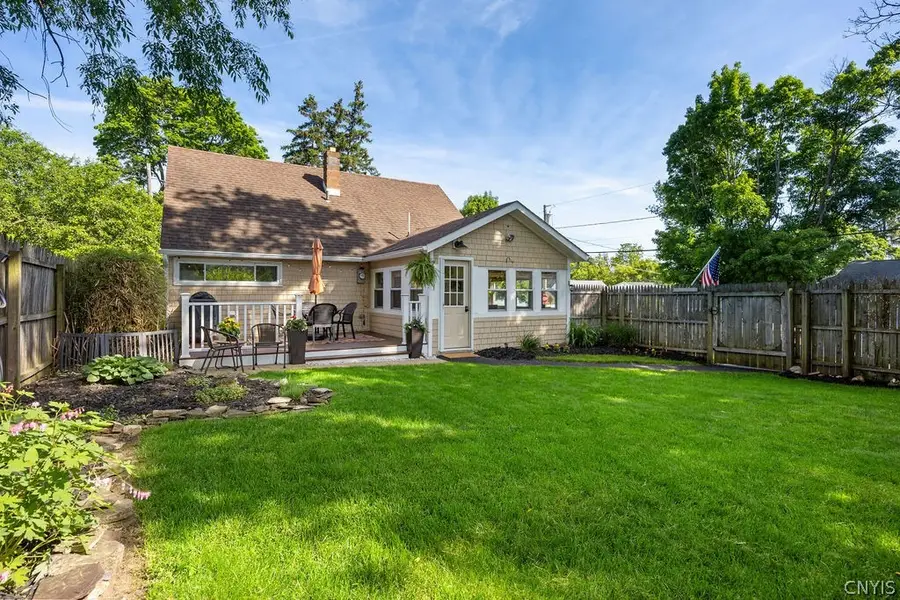 122 N Roosevelt Avenue, Liverpool, NY 13088 - #3