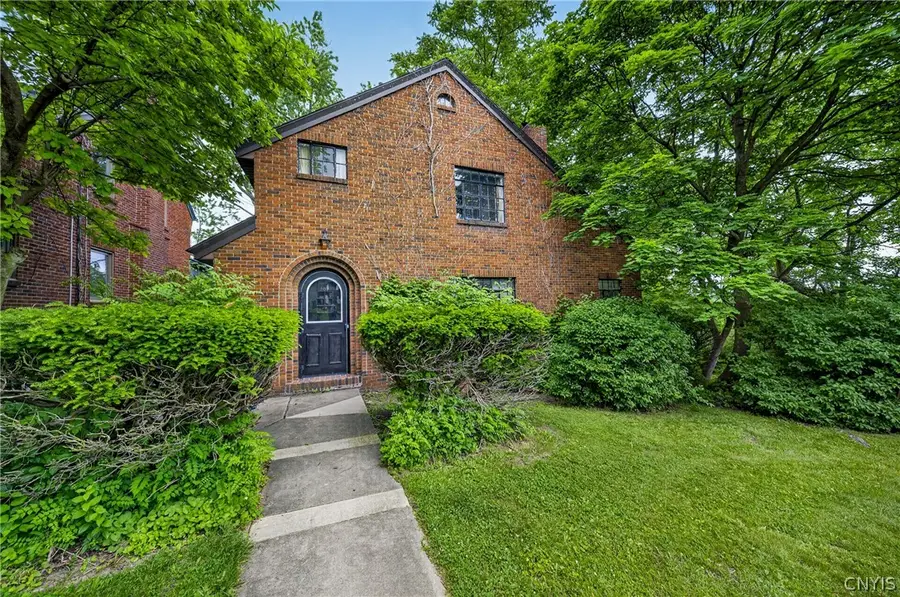 307 Demong Dr, Syracuse, NY 13214 - #2