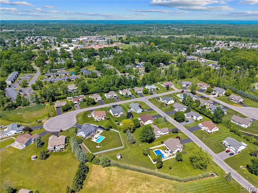 7921 Rose Court Drive, Cicero, NY 13039 - #2