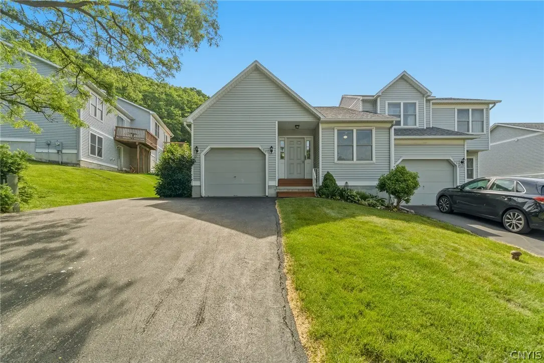 193 Timber Wolf Circle, Syracuse, NY 13209 - #1