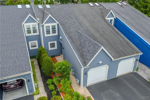 8202 Beehive Circle, Liverpool, NY 13090