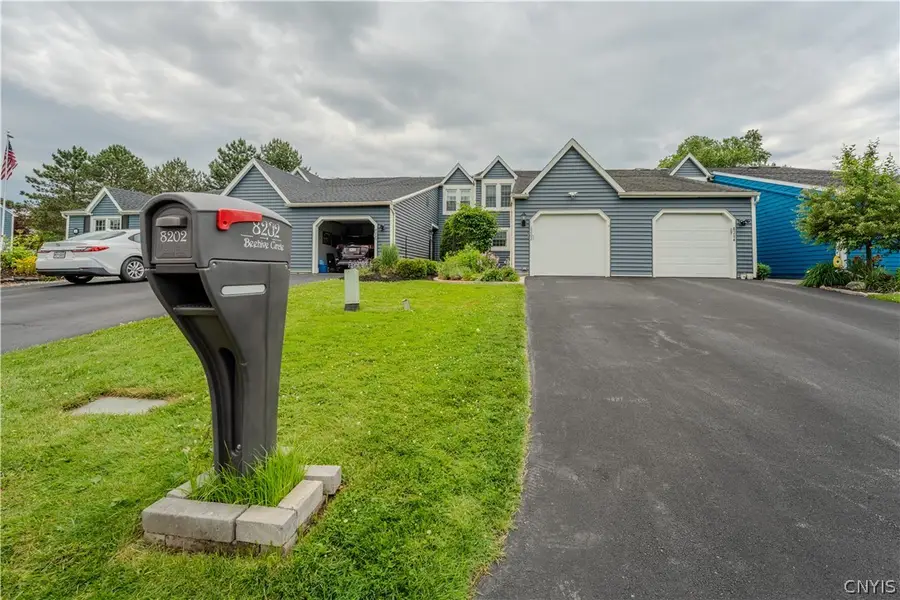 8202 Beehive Circle, Liverpool, NY 13090 - #3