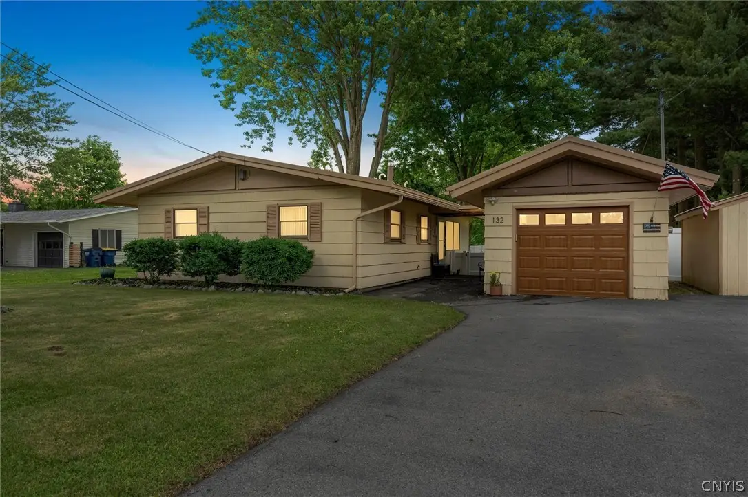 132 Barclay Road, Camillus, NY 13031 - #1