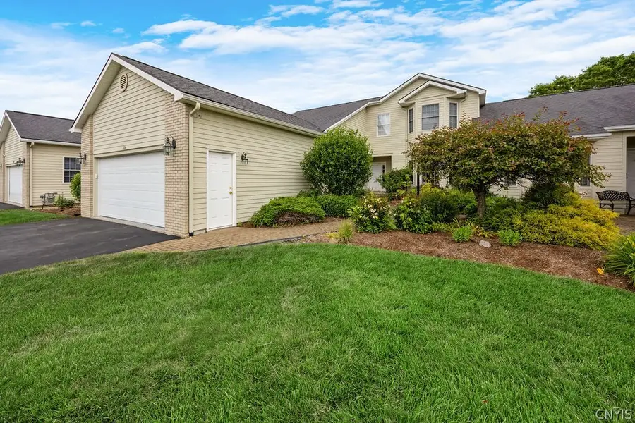 206 Falling Brook, Fayetteville, NY 13066 - #2