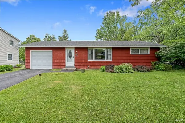 221 Greentree Drive, East Syracuse, NY 13057