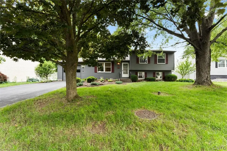 8329 Pansy Drive, Baldwinsville, NY 13027 - #2