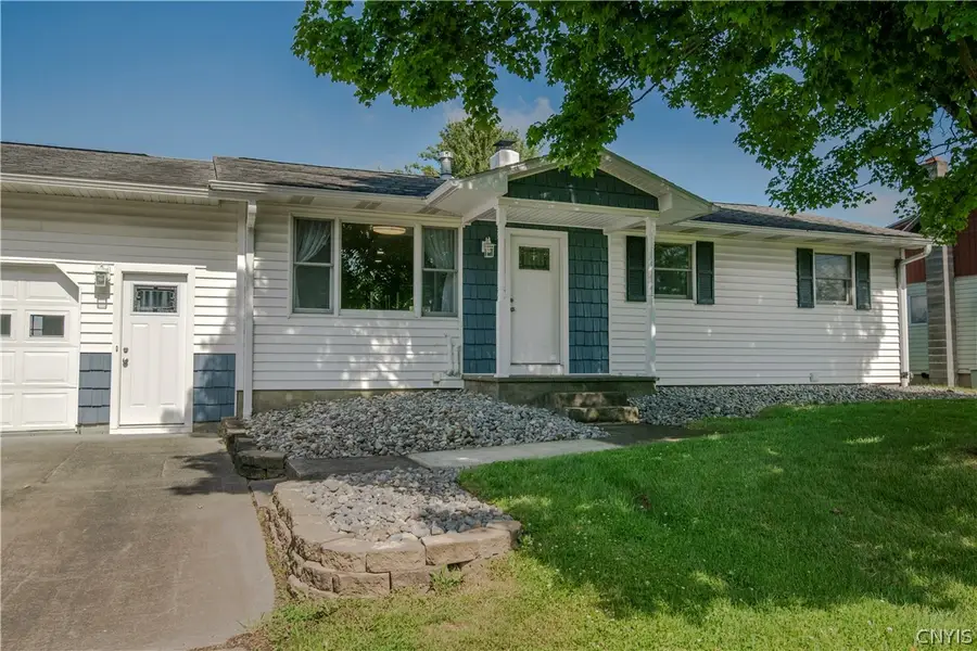 3299 Mohawk Street, New Hartford, NY 13413 - #3