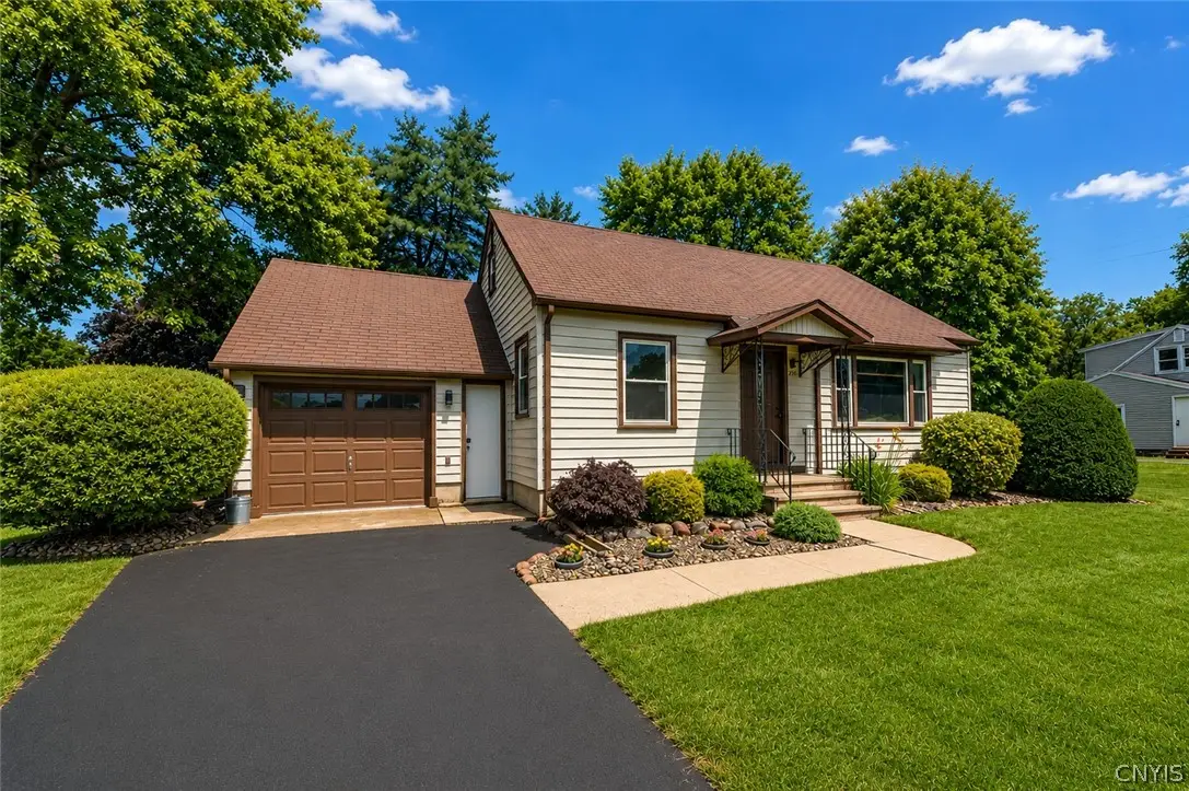 205 Kies Drive, Liverpool, NY 13090 - #1