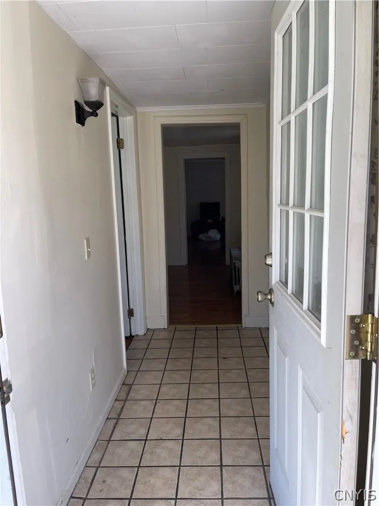 139 W Schuyler Street, Oswego, NY 13126 - #3