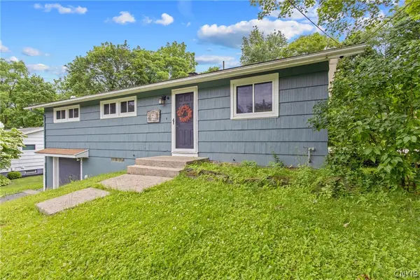 126 Cashin Drive, Fayetteville, NY 13066