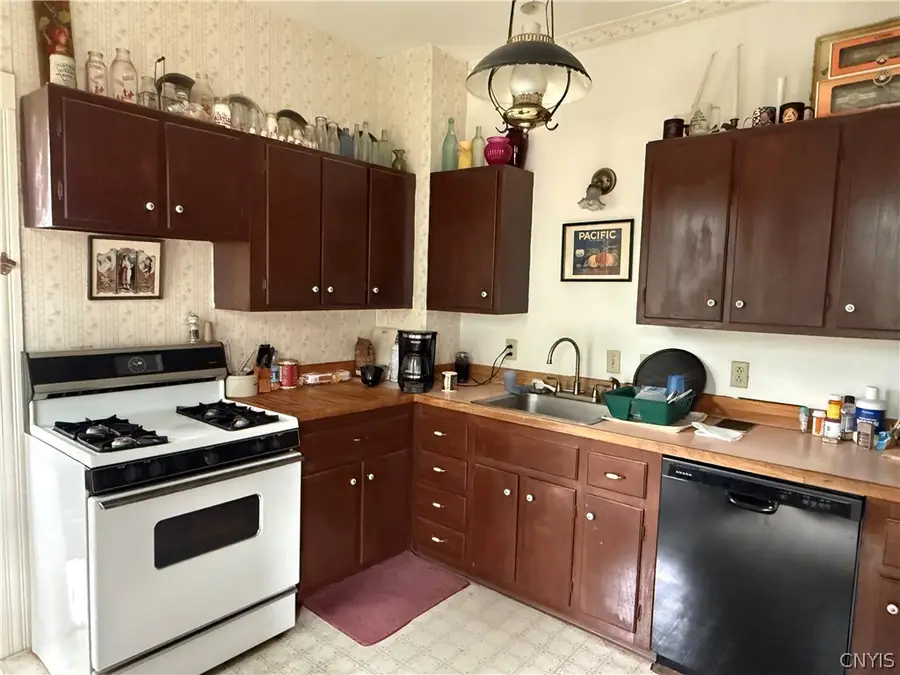 328 Elizabeth Street, Oneida, NY 13421 - #3