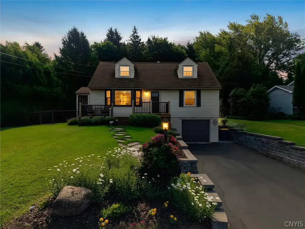 219 Crestwood Drive, Camillus, NY 13031 - #1