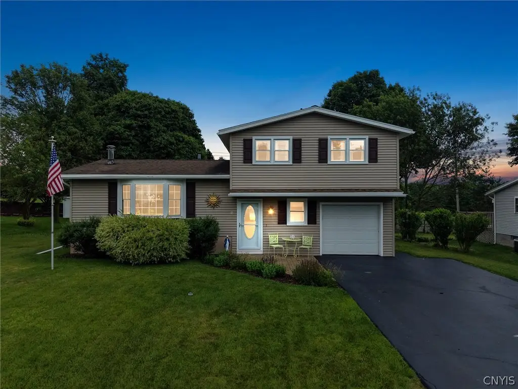 12 Barbara Lane, Camillus, NY 13031 - #1