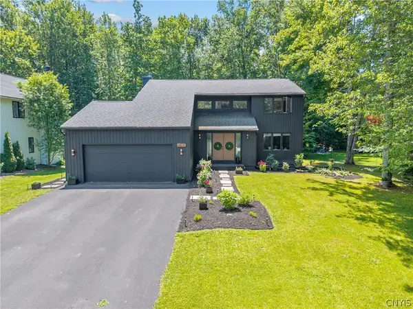 6828 Jayhawk Cir, Baldwinsville, NY 13027