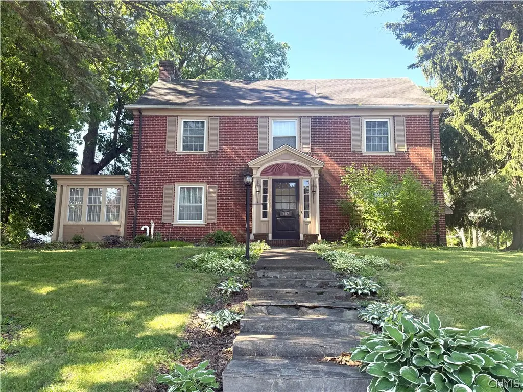 702 Parkway E, Utica, NY 13501 - #1