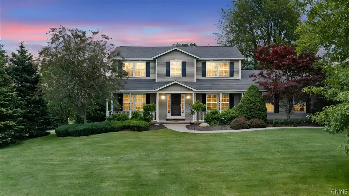 118 Snowflake Circle, Camillus, NY 13031 - #1