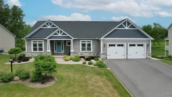 3036 Chillingham Way, Baldwinsville, NY 13027